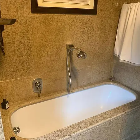 Suites Palazzo Garbarini * Πάρμα